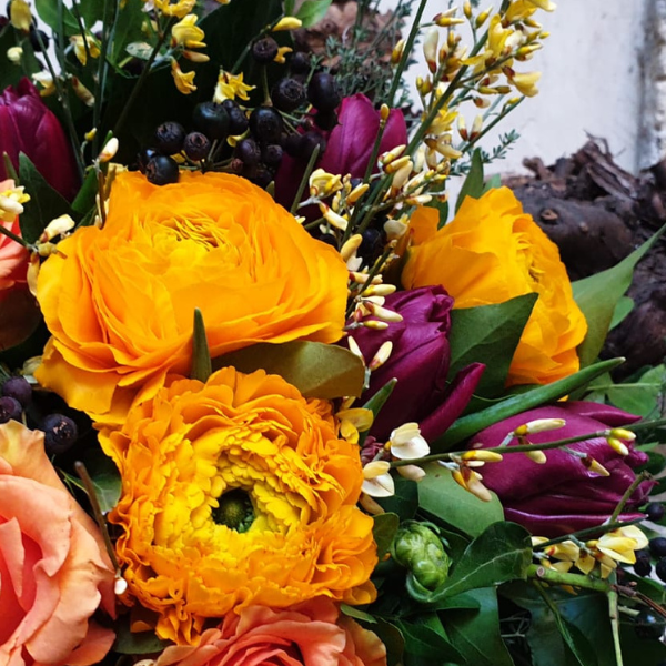 Bouquet rose tulipani ranuncoli