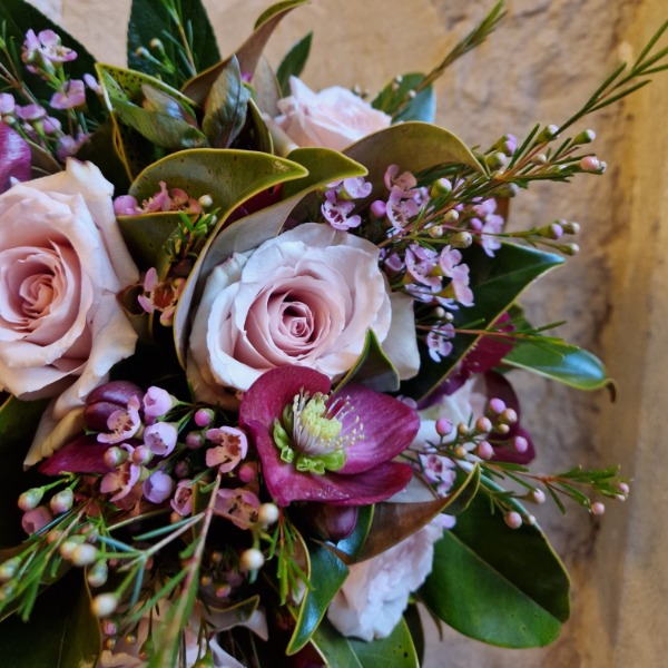 Bouquet Rose Helleborus e Vax flower